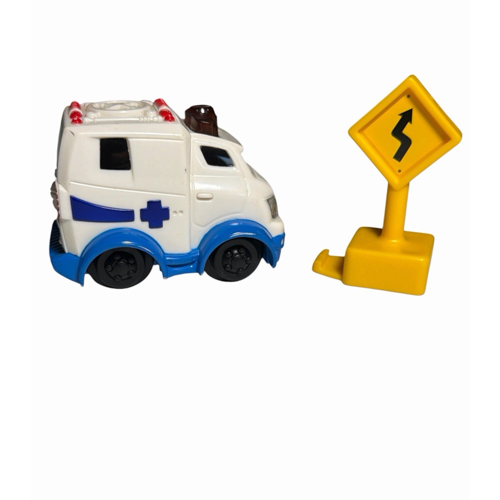 Fisher Price 2006 GeoTrax Rail & Road System Bright Beams Ambulance w/ Road Sign